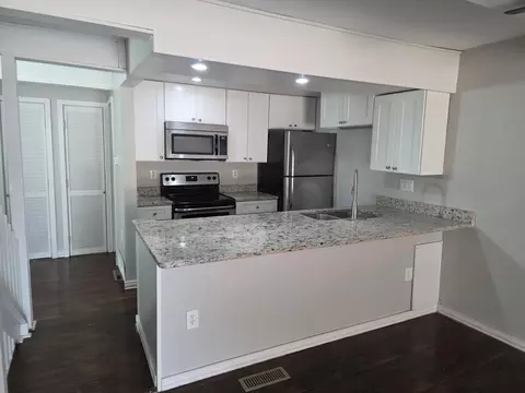130 Brandywine Dr #M, Westerville, OH 43081