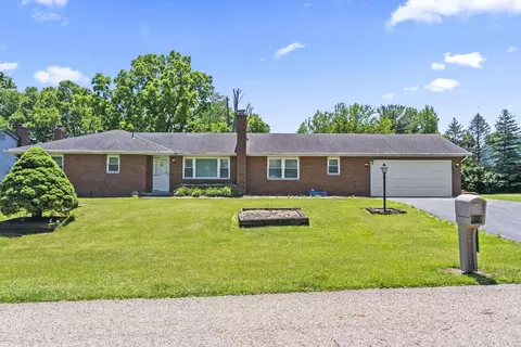 5875 Meadowridge Ct, Grove City, OH 43123