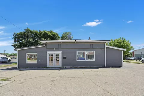 685 E Front St, Logan, OH 43138