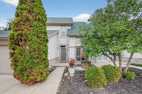 302 Zander Ln, Columbus, OH 43230