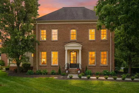 7747 Sutton Pl, New Albany, OH 43054