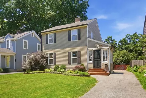 587 Wiltshire Rd, Columbus, OH 43204