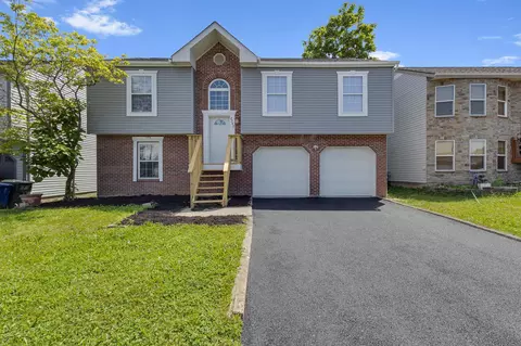 2243 Golden Leaf Ln, Columbus, OH 43223