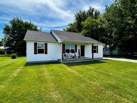4857 Dickey Rd NE, Bloomingburg, OH 43106