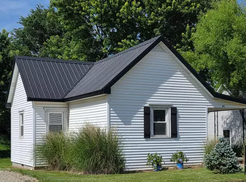 25 E 10th St, Wellston, OH 45692 photo 2