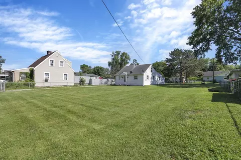 887 Jones Ave, Newark, OH 43055