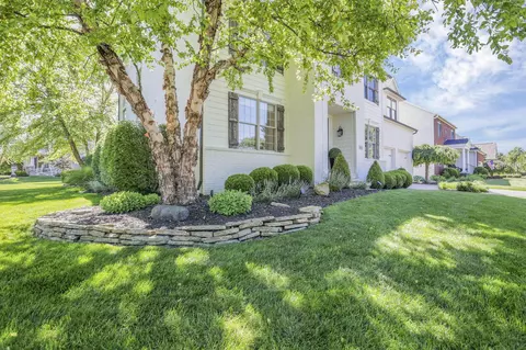 8210 Garden Dr, Pickerington, OH 43147