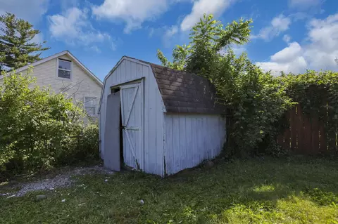 Exterior - 835 Ruby Ave, Columbus, OH 43227 photo 10 of 11
