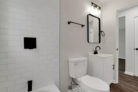 Bath - 835 Ruby Ave, Columbus, OH 43227 photo 2 of 6
