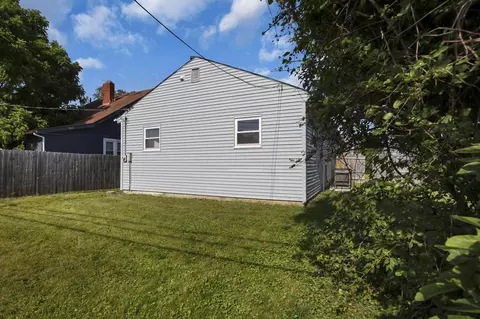 Exterior - 835 Ruby Ave, Columbus, OH 43227 photo 7 of 11