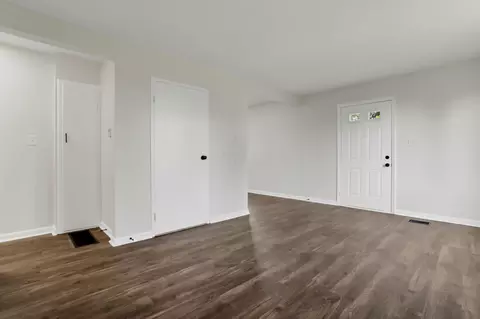Living - 835 Ruby Ave, Columbus, OH 43227 photo 2 of 3