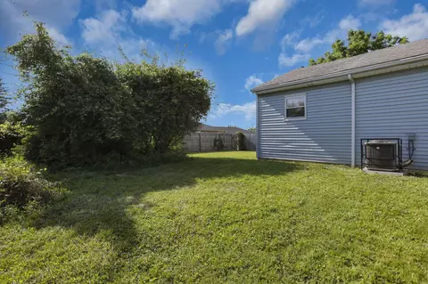 Exterior - 835 Ruby Ave, Columbus, OH 43227 photo 6 of 11