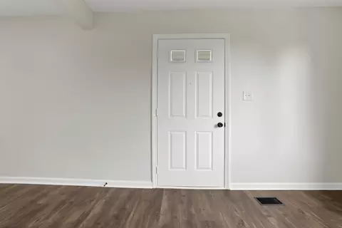 Entry Way - 835 Ruby Ave, Columbus, OH 43227 photo 1 of 1