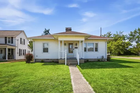 120 Jefferson St, Mount Sterling, OH 43143