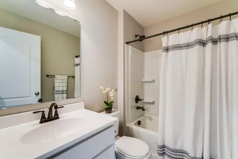 Bath - 5764 Montrose Ct, Morrow, OH 45152 photo 1 of 3