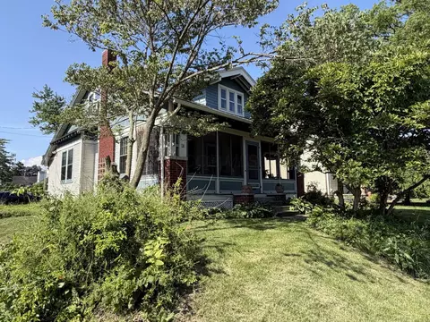 435 W William St, Delaware, OH 43015