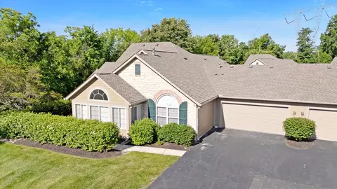 7390 Falls View Cir, Delaware, OH 43015