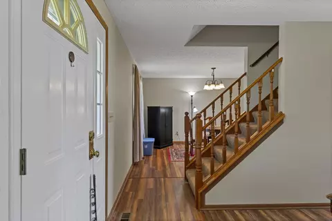 Entry Way - 5951 S Fork Rd, Heath, OH 43056 photo 1 of 3