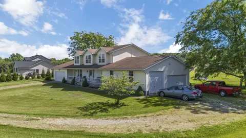 Exterior - 5951 S Fork Rd, Heath, OH 43056 photo 7 of 15
