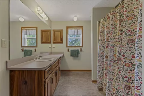Bath - 5951 S Fork Rd, Heath, OH 43056 photo 2 of 4