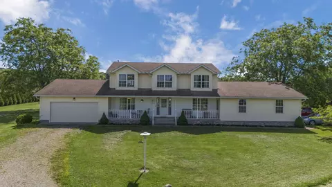 Exterior - 5951 S Fork Rd, Heath, OH 43056 photo 5 of 15