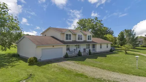 Exterior - 5951 S Fork Rd, Heath, OH 43056 photo 6 of 15
