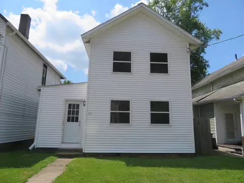 11 Western Ave, Newark, OH 43055