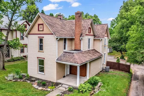 448 W William St, Delaware, OH 43015