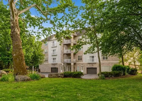 2245 Riverside Dr #412, Columbus, OH 43221