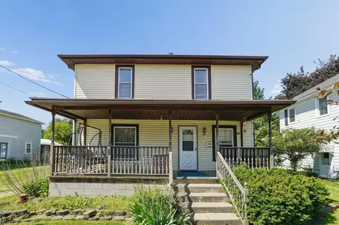 65 Mount Vernon Ave, Fredericktown, OH 43019