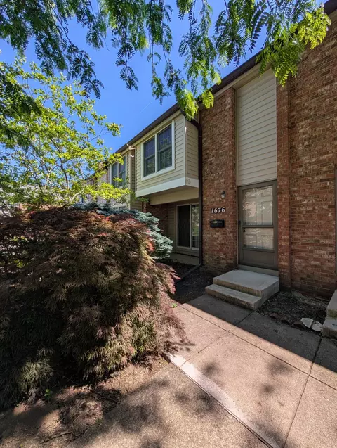 1676 Van Pelt St #76, Columbus, OH 43220