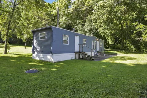 Exterior - 110 S Walnut St, Lithopolis, OH 43136 photo 6 of 9