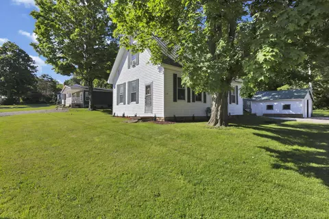 Exterior - 110 S Walnut St, Lithopolis, OH 43136 photo 2 of 9