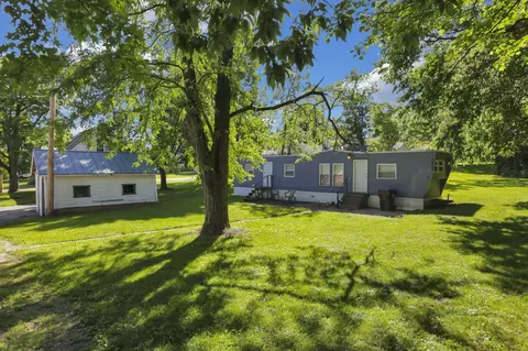 Exterior - 110 S Walnut St, Lithopolis, OH 43136 photo 8 of 9