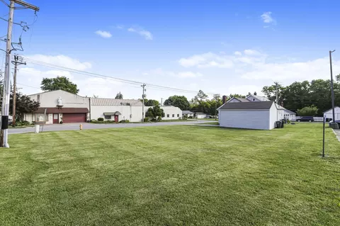 Exterior - 88 N Walnut, Lithopolis, OH 43136 photo 8 of 17