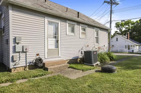 Exterior - 88 N Walnut, Lithopolis, OH 43136 photo 5 of 17