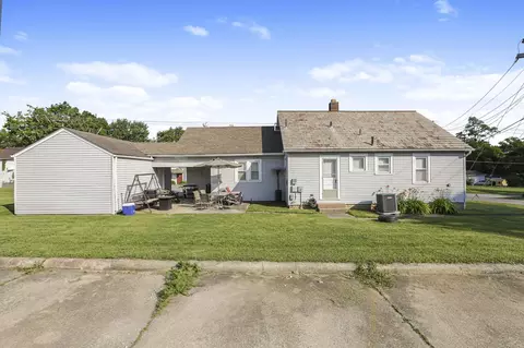 Exterior - 88 N Walnut, Lithopolis, OH 43136 photo 4 of 17
