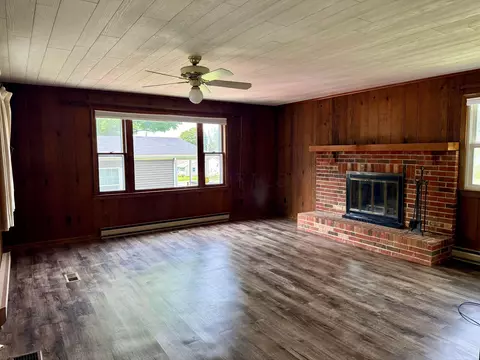 Living - 133 E South St, Lithopolis, OH 43136 photo 1 of 7