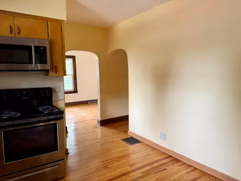 Entry Way - 133 E South St, Lithopolis, OH 43136 photo 1 of 2