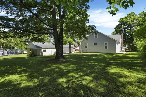 Exterior - 133 E South St, Lithopolis, OH 43136 photo 5 of 19