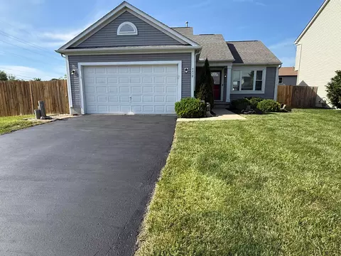 4478 Knoll Crest Dr, Grove City, OH 43123