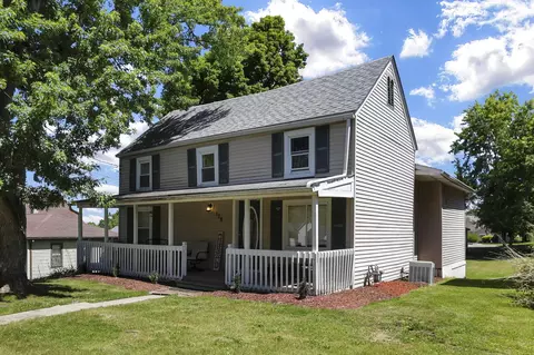 Exterior - 178 E South St, Lithopolis, OH 43136 photo 3 of 20