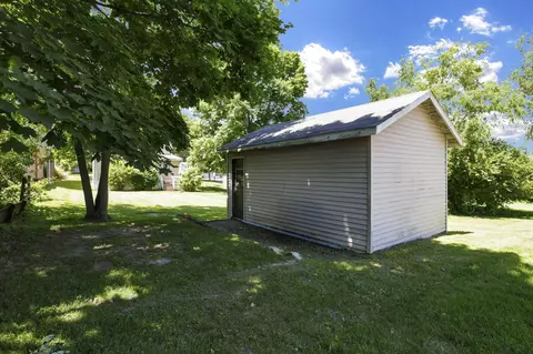 Exterior - 178 E South St, Lithopolis, OH 43136 photo 12 of 20