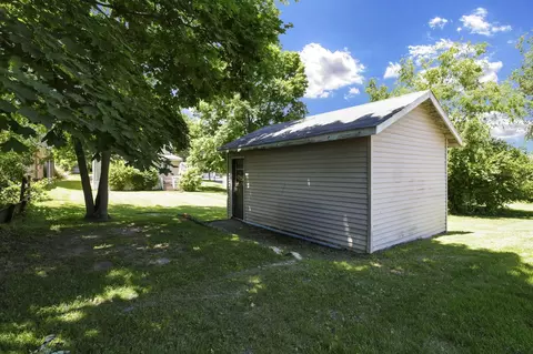 Exterior - 178 E South St, Lithopolis, OH 43136 photo 10 of 19