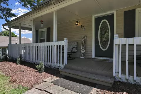 Exterior - 178 E South St, Lithopolis, OH 43136 photo 5 of 20