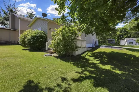 Exterior - 178 E South St, Lithopolis, OH 43136 photo 7 of 20