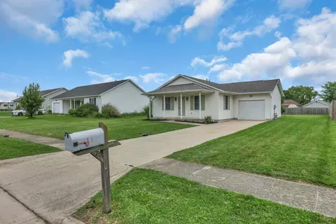 113 Mcdowell St, Bloomingburg, OH 43106