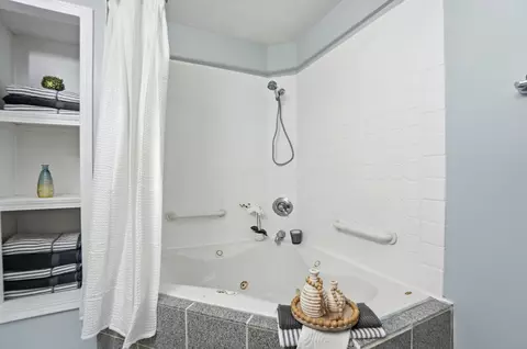 Bath - 2553 Derr Rd, Springfield, OH 45503 photo 5 of 5