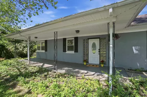 Exterior - 2553 Derr Rd, Springfield, OH 45503 photo 4 of 12