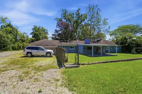 Exterior - 2553 Derr Rd, Springfield, OH 45503 photo 5 of 12